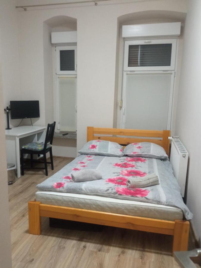 Nighthost- Trzebnicka 84 Apartamento Breslavia Exterior foto